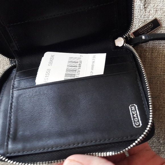 Coach Black Leather Wallet - Still Has Tags - Picture 3 of 6